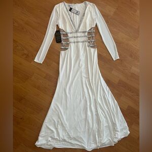 bebe NWT Elegant V neck embellished White Long Sleeve Dress/Gown